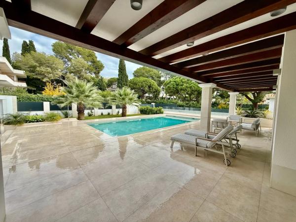 Casa independiente en calle Miguel Hernández, 13