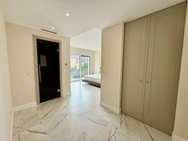 Casa independiente en calle Miguel Hernández, 13