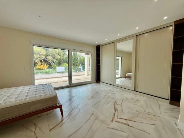 Casa independiente en calle Miguel Hernández, 13