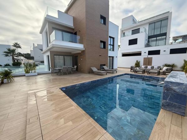 Casa independiente en calle Sector y-1 Campoa-Sector Nort, 84