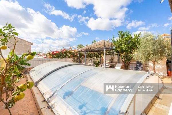 Chalet en calle Rubí