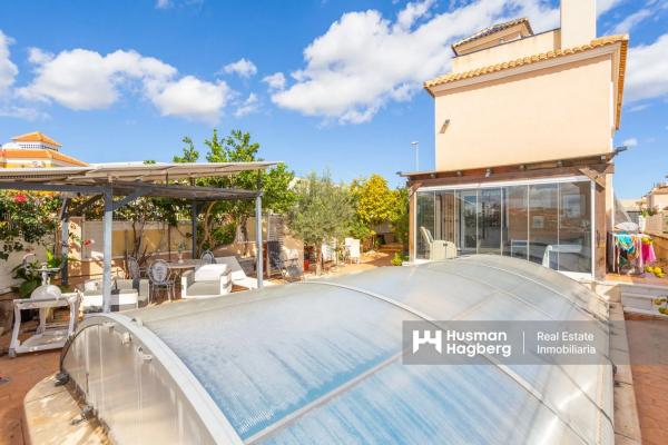 Chalet en calle Rubí