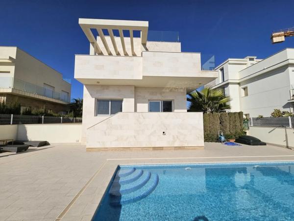 Chalet en Barrio La Zenia