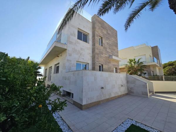 Chalet en Barrio La Zenia