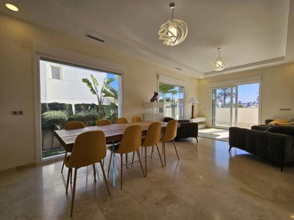 Chalet en Barrio La Zenia