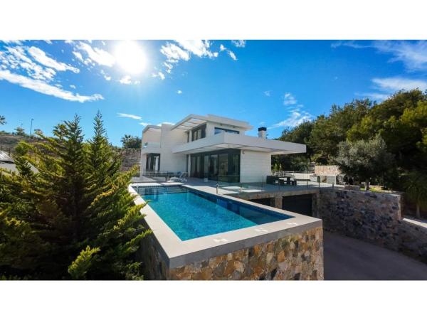 Casa independiente en Residencial Madroño, Las Colinas