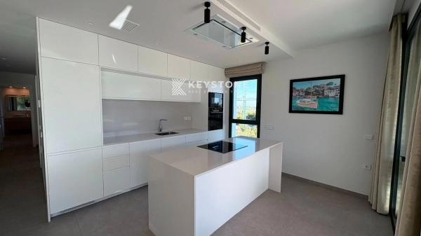 Ático en Barrio Las Colinas Golf