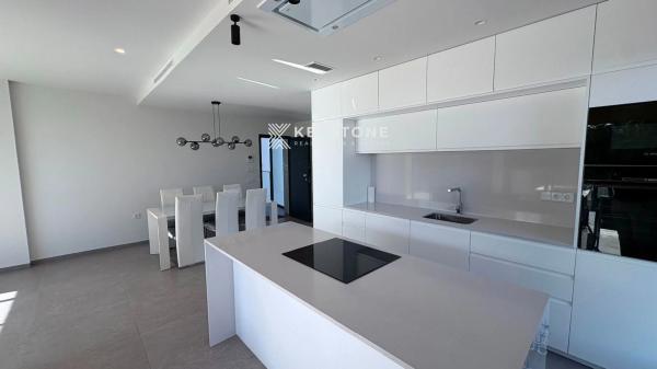 Ático en Barrio Las Colinas Golf