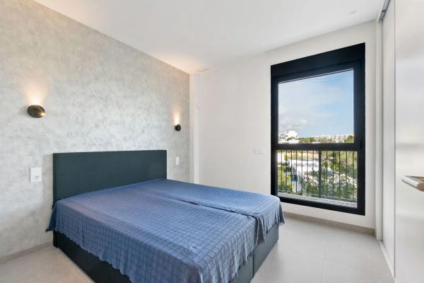 Piso en avenida de las Colinas, 2