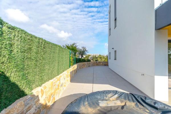 Piso en avenida de las Colinas, 2