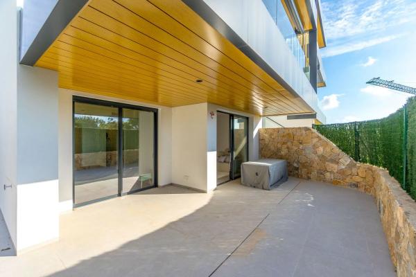 Piso en avenida de las Colinas, 2