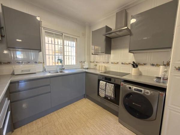 Piso en calle Báltico, 12