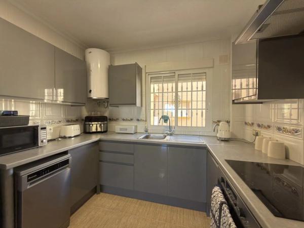 Piso en calle Báltico, 12