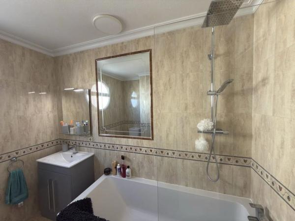 Piso en calle Báltico, 12