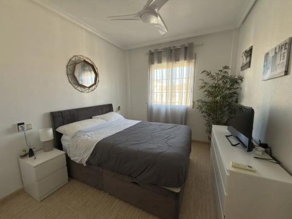 Piso en calle Báltico, 12