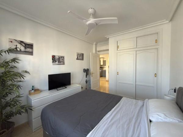 Piso en calle Báltico, 12