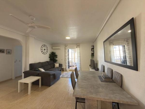 Piso en calle Báltico, 12