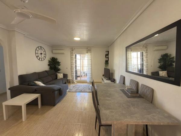 Piso en calle Báltico, 12