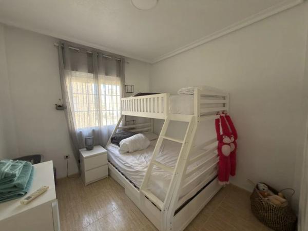 Piso en calle Báltico, 12