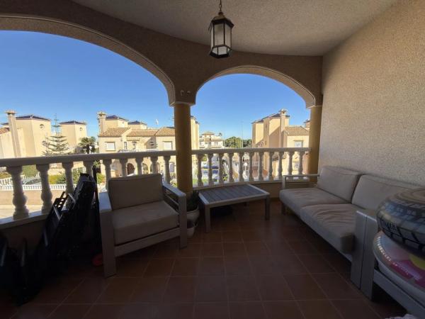 Piso en calle Báltico, 12