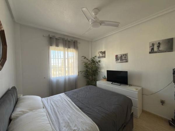 Piso en calle Báltico, 12