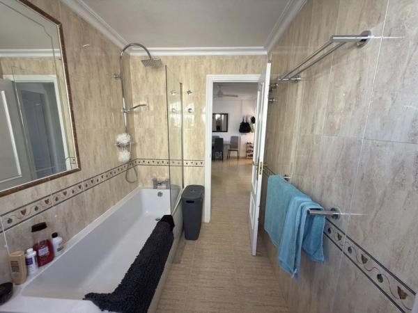 Piso en calle Báltico, 12