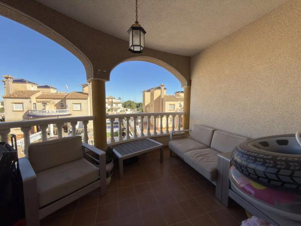 Piso en calle Báltico, 12