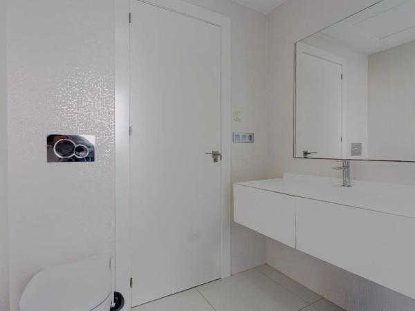 Casa independiente en avenida Caballos