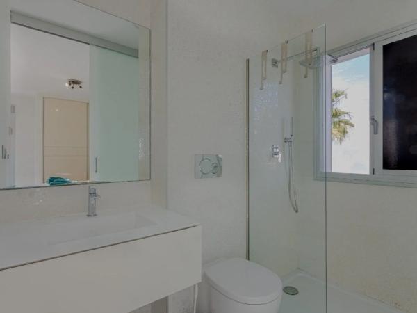 Casa independiente en avenida Caballos