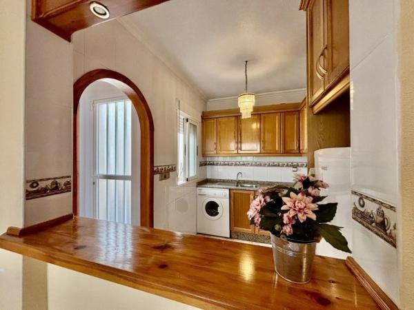 Chalet pareado en calle Adriático