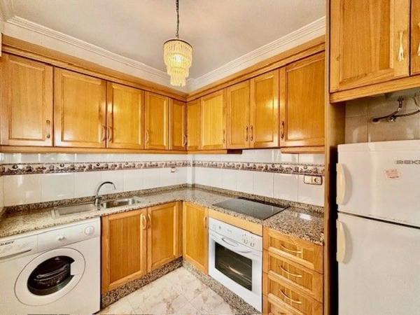 Chalet pareado en calle Adriático