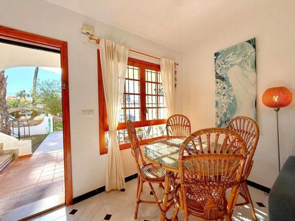 Chalet en Barrio Lomas de Cabo Roig-Los Dolses