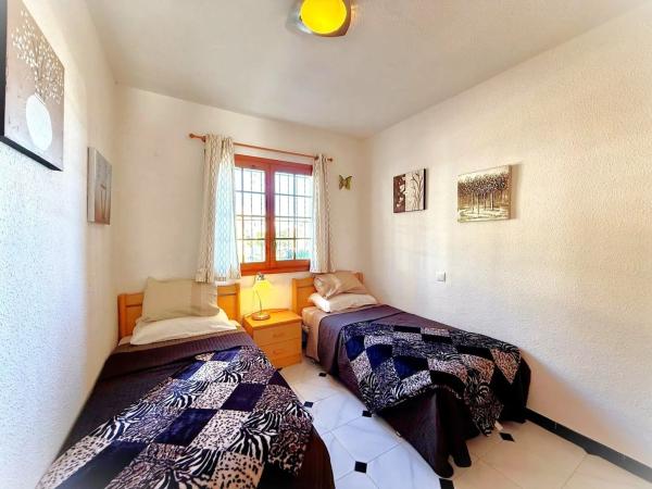 Chalet en Barrio Lomas de Cabo Roig-Los Dolses