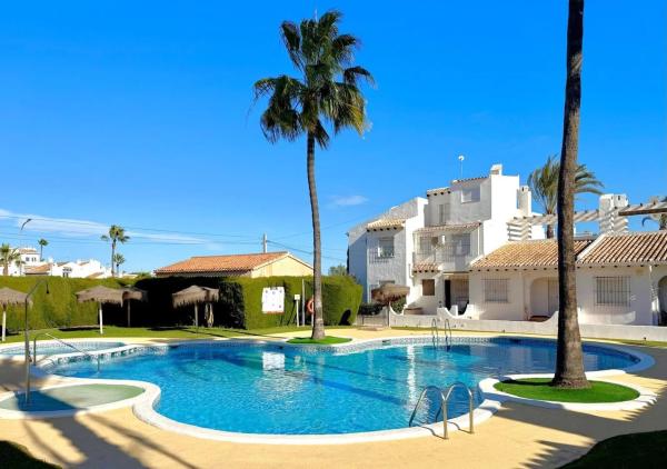 Chalet en Barrio Lomas de Cabo Roig-Los Dolses