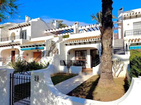 Chalet en Barrio Lomas de Cabo Roig-Los Dolses