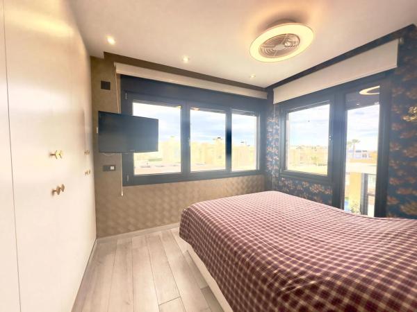 Casa independiente en calle Cabo de la Nao