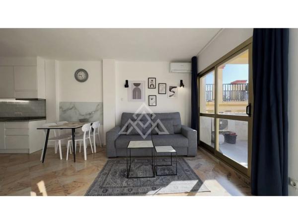 Estudio en avenida Jardines de las Golondrinas, 8