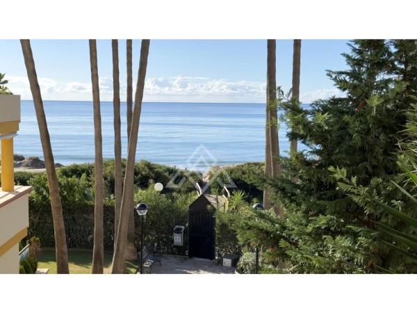 Estudio en avenida Jardines de las Golondrinas, 8