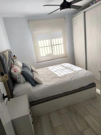 Chalet pareado en avenida de las Nereidas, 1