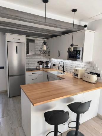 Chalet pareado en avenida de las Nereidas, 1