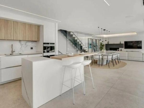 Casa independiente en ኡርባኒሳሲኦን ሬሴርባ ሎስ ግራናዶስ