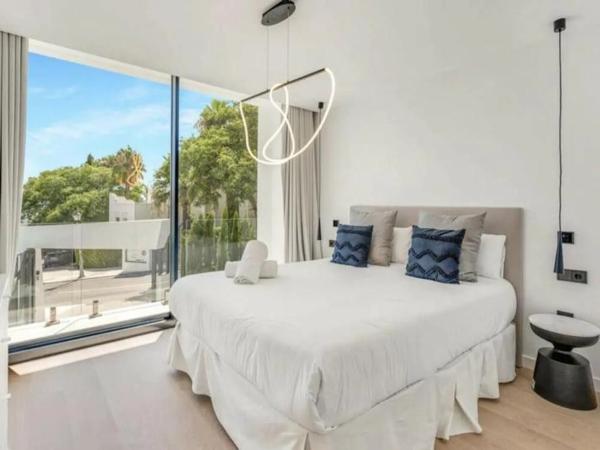 Casa independiente en ኡርባኒሳሲኦን ሬሴርባ ሎስ ግራናዶስ