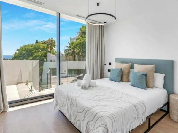 Casa independiente en ኡርባኒሳሲኦን ሬሴርባ ሎስ ግራናዶስ