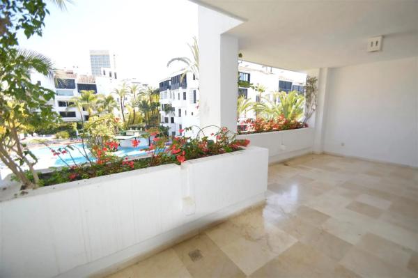 Piso en Lugar Urbanizacion Jardines de las Golondrinas, 1 C