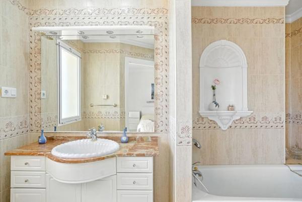 Casa independiente en Urbanización Calle Ciudad de los Periodistas