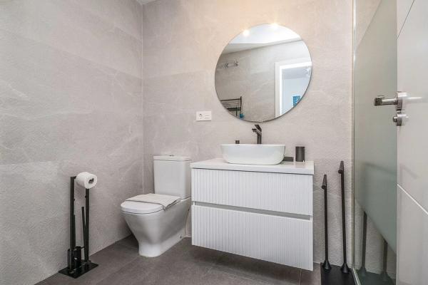 Estudio en avenida Jardines de las Golondrinas