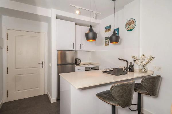 Estudio en avenida Jardines de las Golondrinas