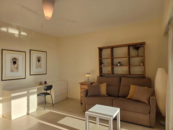 Estudio en avenida Hacienda Playa