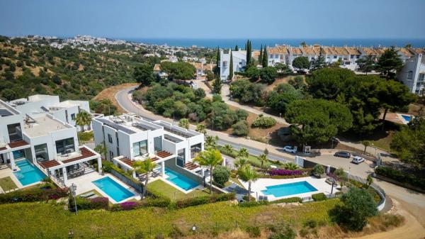 Chalet pareado en Urbanización Artola Alta