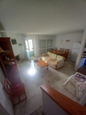 Chalet adosado en avenida Aljaima, 33